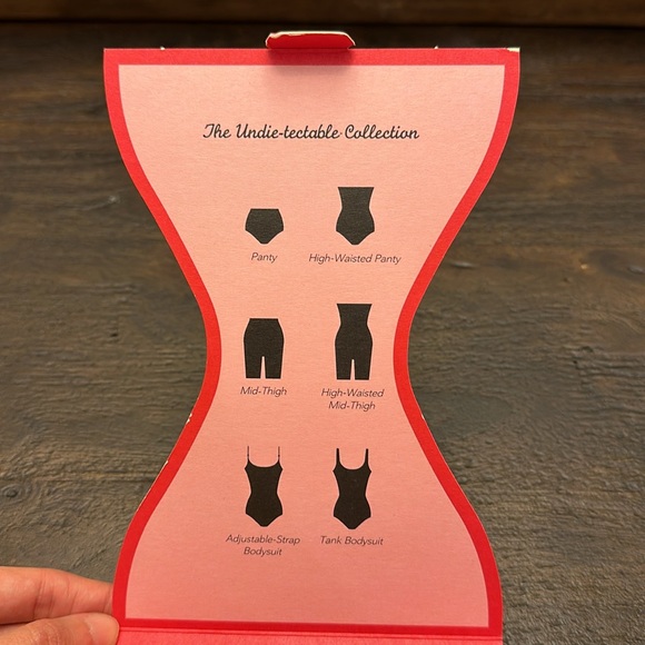 Spanx, Undie-tectable Midthigh, Black, Size Small - Picture 5 of 8